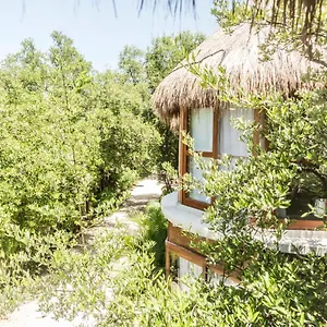 Mamasan Treehouses & Tulum Pueblo